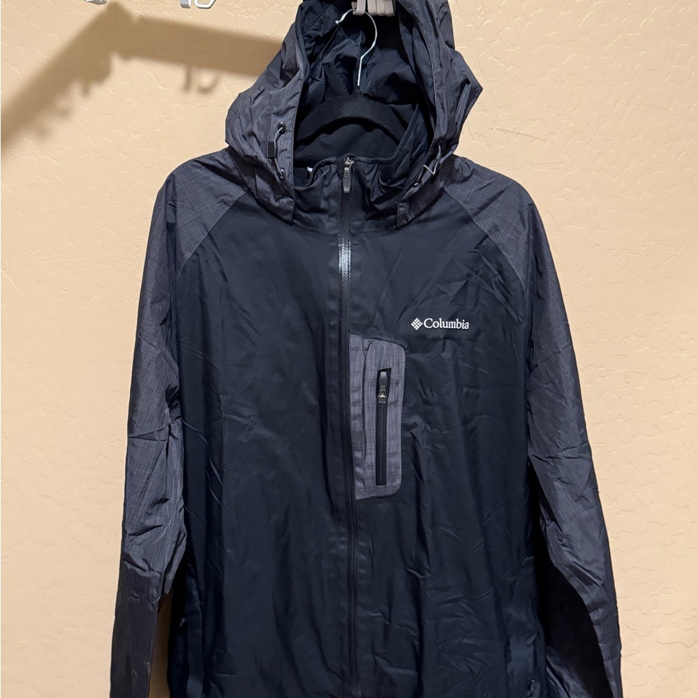 Columbia Men's Black & Dark Gray Raincoat